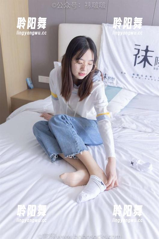 BoBoSocks袜啵啵 - 天蓝袜子？泡芙的高清绝杀，顺手来个下载吧！