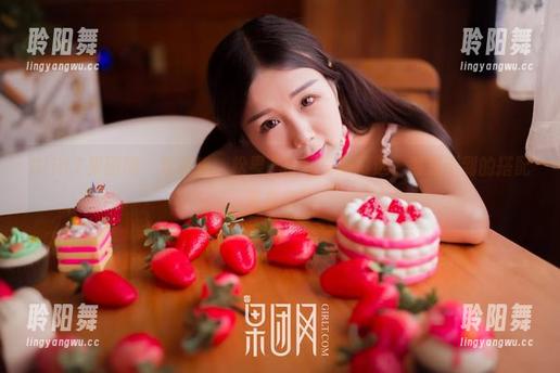 GIRLT果团网 - 套装秀，松果儿的写真集精选，意想不到的搭配等着你！