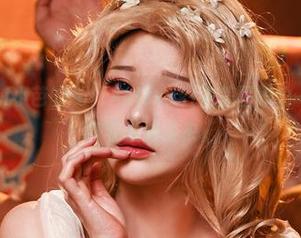 听说Hachi小芭的AiriAkitsuki是美图界的一道瘾，一次看就想再来。