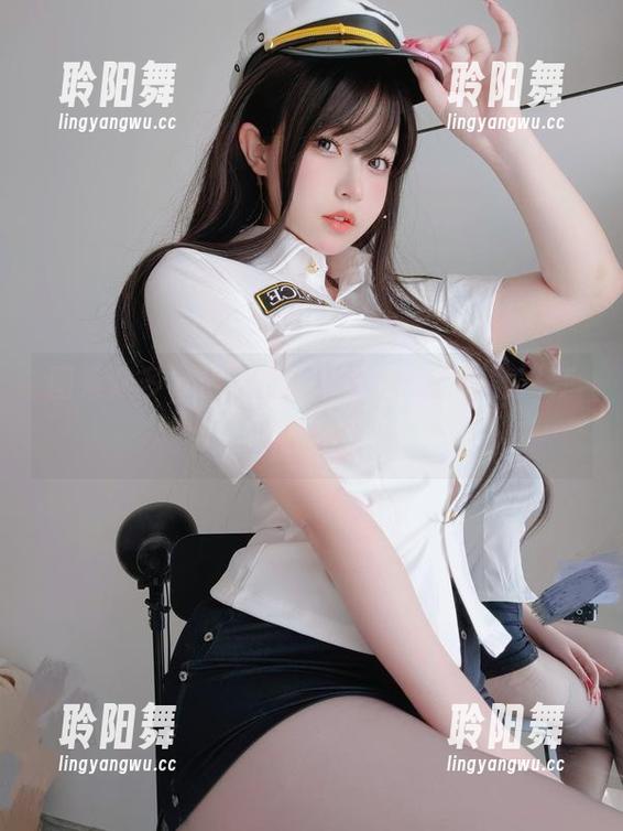 图集众多，K酱的自拍与cos的创意“使徒”