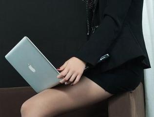 Ligui丽柜 – 美图嫌疑犯在大光明下—婷婷的贵足与奇思妙想！