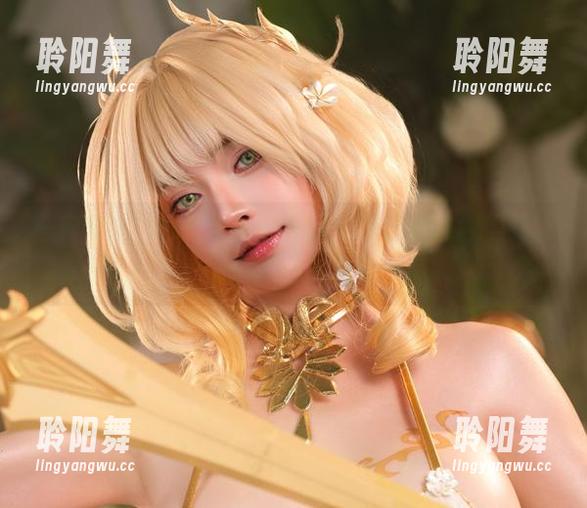 一套套装，一张原图，Machi马吉让人领悟到啥是‘几分姿色’