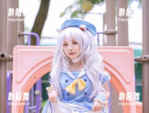 SayoMomo妹妹的新照片，看完我觉得我也想穿上那个衣服！虽然没她效果好，哈哈哈！