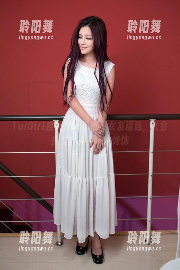 TuiGirl推女郎 - 冯雨芝女友精选，太会撩，完全不需要修饰