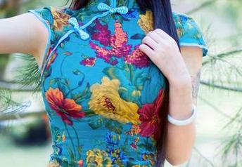 TuiGirl推女郎 – 弄啥呢？免费白衬衫套图，模特林夕的隐藏技能！