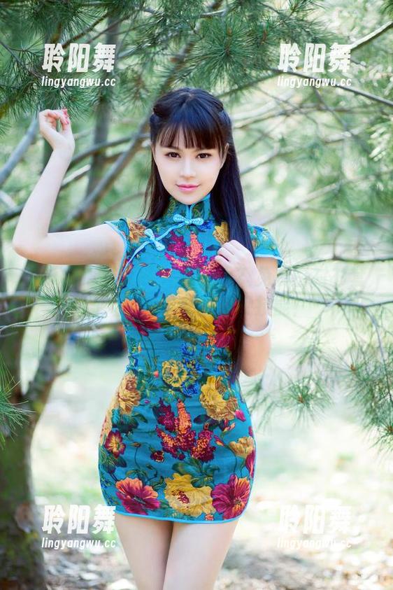 TuiGirl推女郎 - 弄啥呢？免费白衬衫套图，模特林夕的隐藏技能！