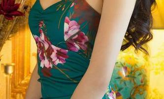 UGirls尤果网 – 在网袜与美图之间，Angela楚楚找到了乐趣——免费打开你的新视野。