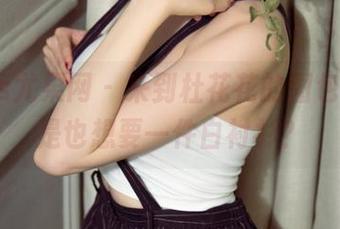 UGirls尤果网 – 来到杜花花的图包，是不是也想要一件白衬衫？
