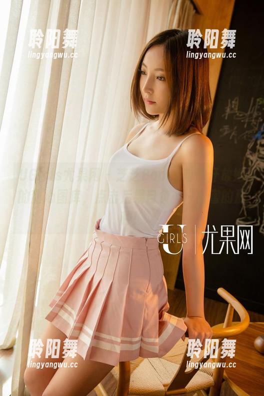 UGirls尤果网 - 芝芝Booty向你开放她的甜心图库，点击后果自负……甜蜜的那种！