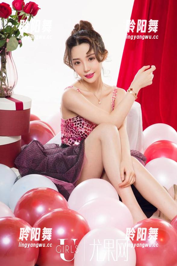 UGirls尤果网 - 黛熙儿的空姐高清写真，颠覆你心目中的职业形象！