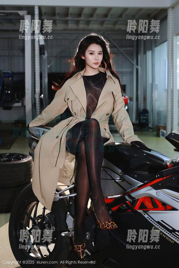 Xiuren秀人网-姚若兮vay Xiuren秀人网 - 看了姚若兮vay的夏日原图,突然觉得自己也想在沙滩上冻成冰甚至被椰子砸到…