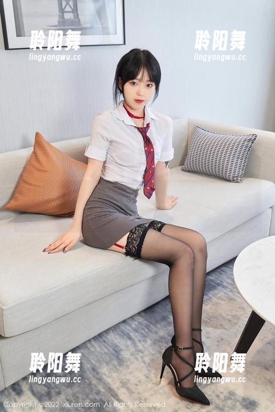 Xiuren秀人网 - 原图带来的怀旧：绯月樱-Chery的教室岁月