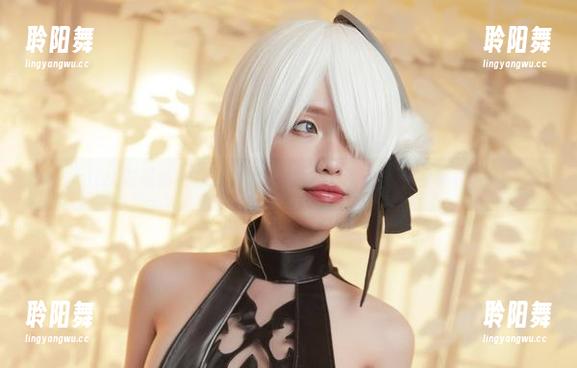 eliza喵喵的纯白美学，私拍中的原图换个角度真极了！