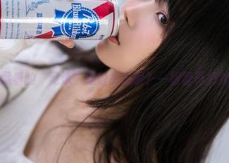 免费写真里藏着的“竞泳”是啥意思呢？一智智真把我搞得好奇。