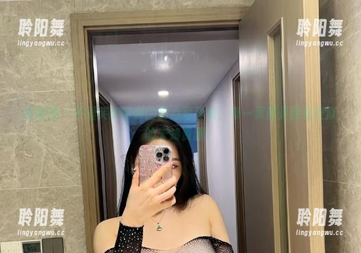 微密圈 - 不爱笑的赛琳的甜心写真集：每一页都是甜到发腻的未知资源！