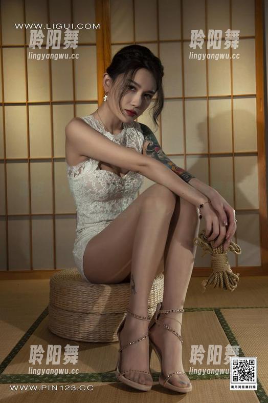 丽柜 - xilly全套修女图片，看似严肃，心里不一定