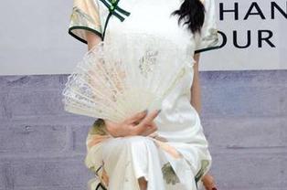 初夏女神 – 私房里的点点：JK装有种拽拽的清新感
