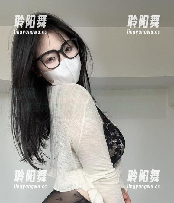 微密圈 - 来看看可爱的肉巴的私房图集，让清凉内衣套装成为你卧室的新优势！