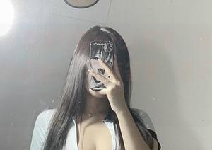 微密圈 – 精选可馨juicy写真，看她在红裙里演绎记者：“我有答案，但不告诉你！”