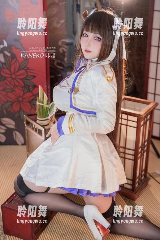 高清图册中的咔喵KANEKO学姐，仿佛自带吸引力，一不小心就被“拖走”了！