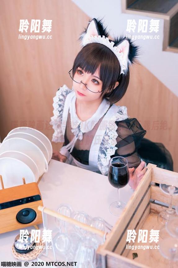 喵糖映画这波学妹JK制服图集，下载后绝对是夏日解压良品。