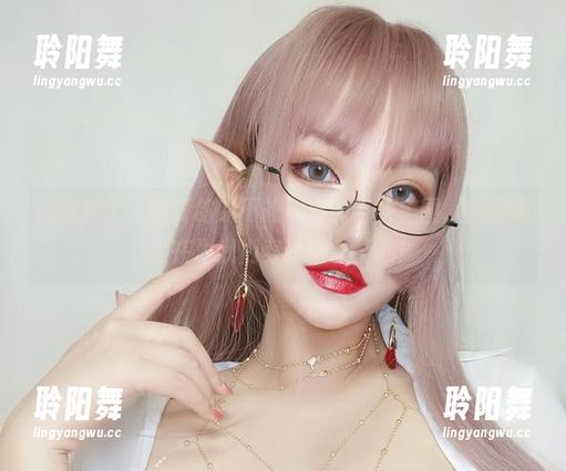 高潮来了，看夏鸽鸽不想起床的毛衣美图，她明明是在为我们穿搭操碎了心！
