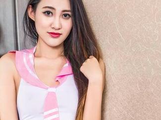 头条女神 – 洗澡也能逆袭？周熙妍在浴室信心满满，这图包绝对让你想立刻入水！