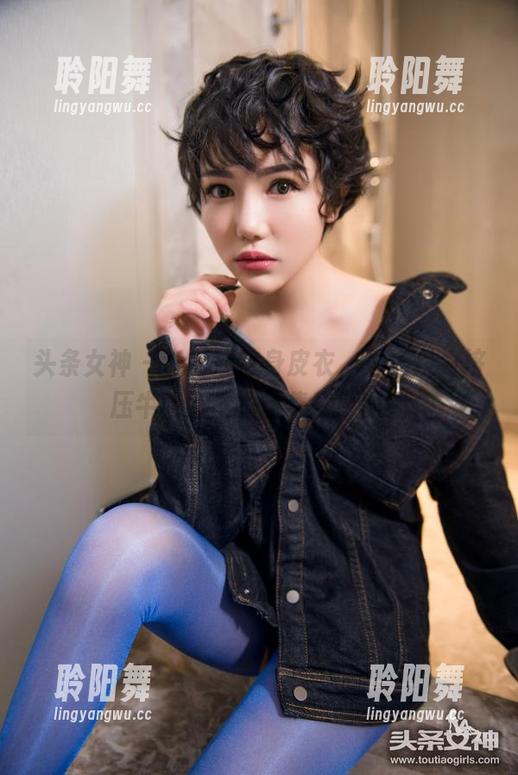 头条女神 - 李丽莎这身皮衣，难道是为挤压牛奶而生的全集和原图？