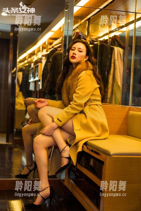 头条女神 - 李思彤：空姐写真，带你飞往意想不到的图库