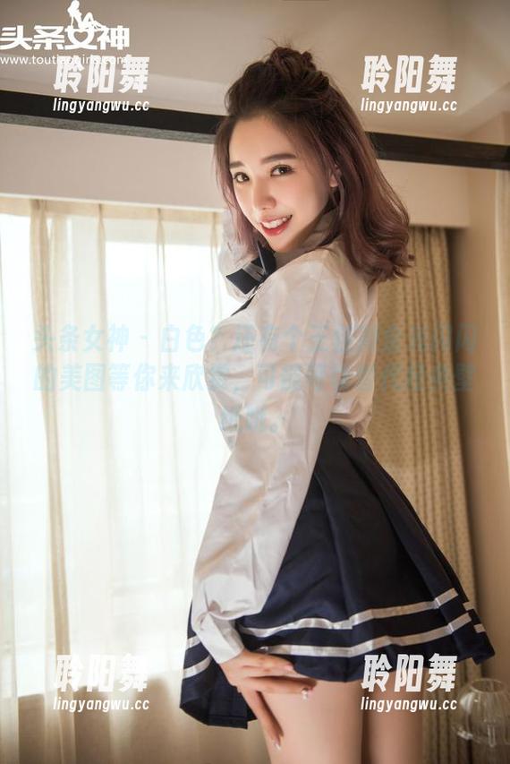 头条女神 - 白色？还有个王佳凝金光闪闪的美图等你来欣赏，可能可以替代经典壁纸哦。