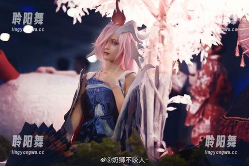 奶狮不咬人，以及她那些被包装成图片的秘密