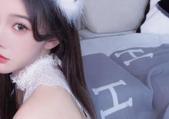 发现小小奶瓶儿的少女摄影，图包中藏了不少黄金时刻，别不信我啊。