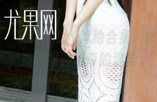 尤果网 – 欣杨Kitty泳池合集，水波之间，她的眼神出奇的温柔。