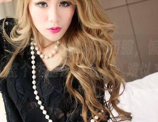 推女神 – 看尤Una娜穿上和服，偏偏一抬手就让整个作品活了起来，难以忘怀。