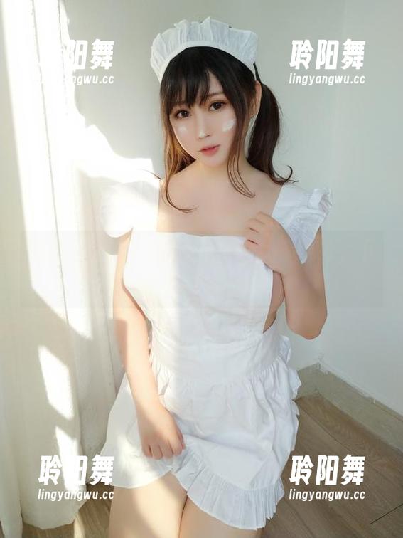 是依酱吖的新美腿写真集：细节满分，下意识的赞叹！