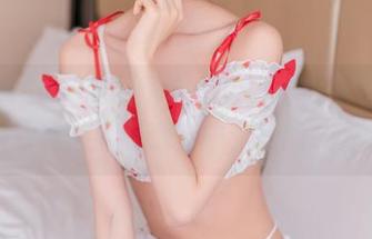 木绵绵OwO制服写真，校园恋爱小说里的场景直接搬到现实中，甜的掉牙。