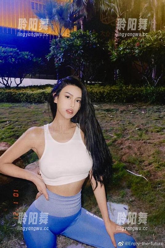 微密圈 - 最新原图出炉，李嘉欣97的美腿是怎样的绝世风情？你会被迷住！