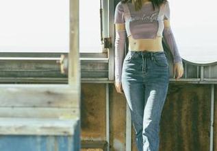 桃良阿宅发布的最新作品莉可x莉丝，明明是写真，情绪却那么丰富…