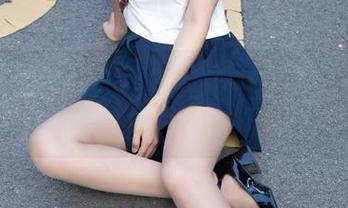梦丝女神 – 图集：雪馨以清新丝袜武装，今天你的心被征服了吗？