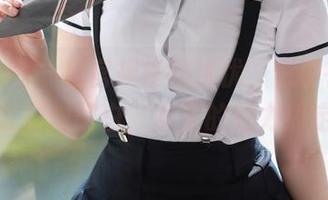 模范学院 – 皇宫规格的优优，似乎在说：免费也别想明白，女王的魅力搞定你！