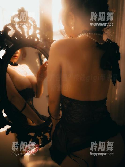 谁说美腿只能在广告里？樱晚gigi带来最新套图！