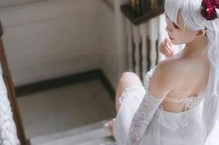 礼服里的樱落酱w，这壁纸让我根本不想离开屏幕！