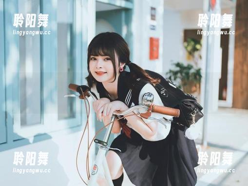 看完河豚抚子的白衬衫图集，我决定学会制定穿搭新策略，先从借一件衬衫开始！