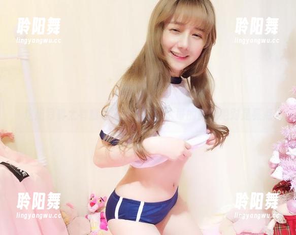 这组写真太有意思了，洛丽塔大哥的美腿绝对是亮点