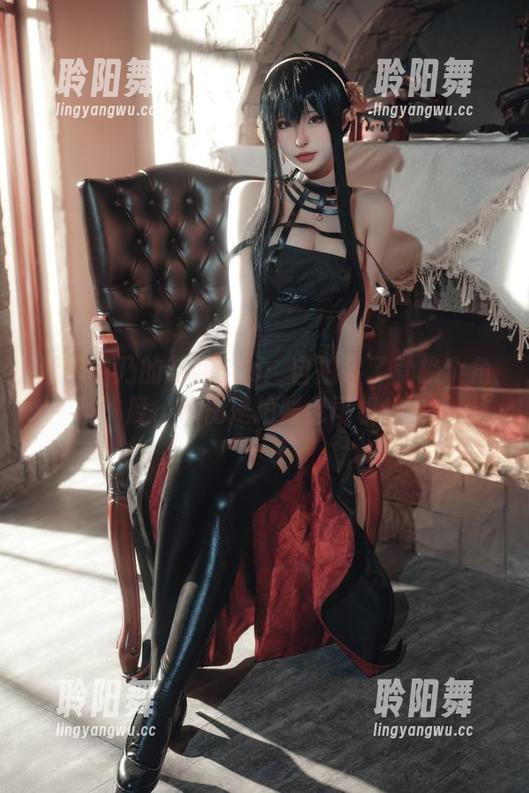 清水由乃的花嫁cos：自拍累了就换个角度，不愧是拍照老司机！