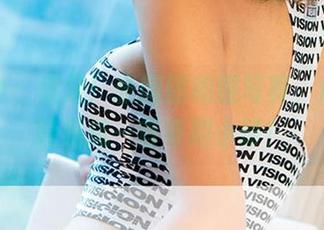 爱尤物 – 惊呆！张团团和服写真，原图竟能组成一首奇趣小诗！