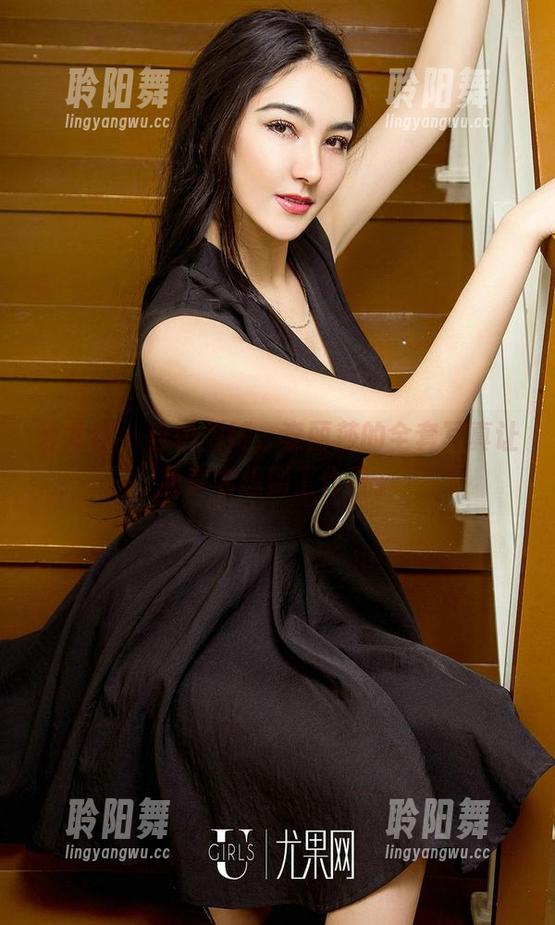 爱尤物 - 自由疆域，李丽莎的全套写真让我莫名想到工作日。