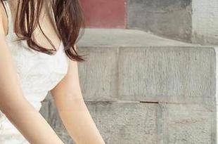 爱尤物 – 欧阳美宣的写真，礼服可比网盘里那种高大上多了。