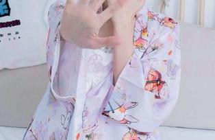 物恋传媒 – 菜菜最新的JK风写真集，像极了试图重新找回青春的我们，满满的怀旧气息。