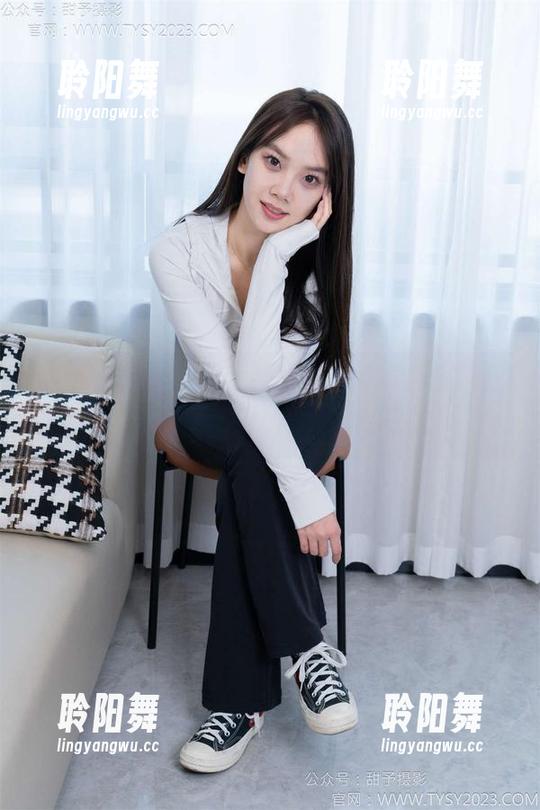 甜予摄影 - 小语大胆推出K制服合集，有模有样，也有Runway的口气！